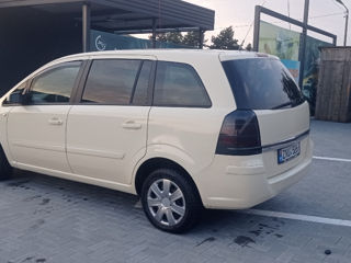 Opel Zafira foto 2