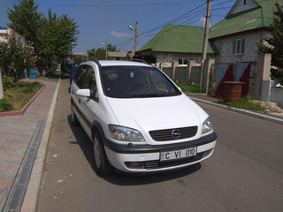 Opel Zafira foto 2