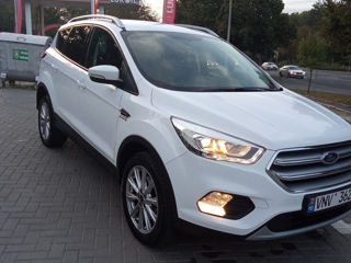 Ford Kuga foto 2