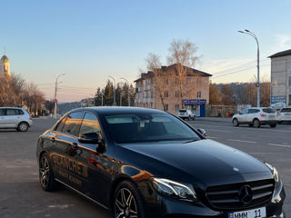 Mercedes E-Class foto 2