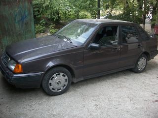 Volvo 400 Series foto 3