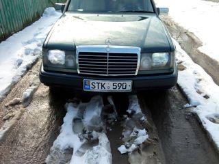 Mercedes Series (W124) foto 2