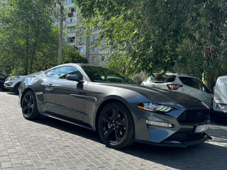 Ford Mustang foto 2