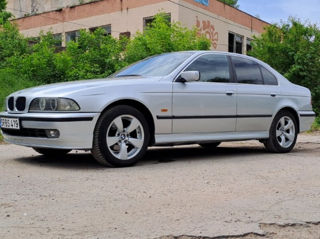 BMW 5 Series foto 7