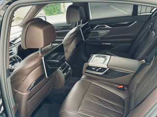 BMW 7 Series foto 8