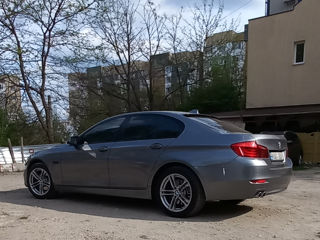 BMW 5 Series foto 1