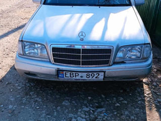 Mercedes C-Class foto 4