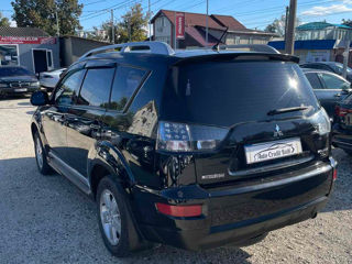 Mitsubishi Outlander foto 3