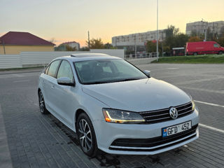 Volkswagen Jetta foto 2