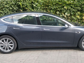 Tesla Model 3 foto 6