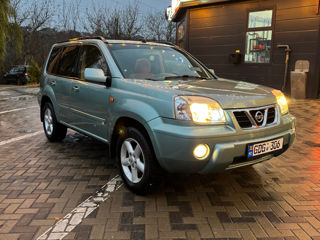 Nissan X-Trail foto 2