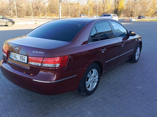 Hyundai NF Sonata foto 4