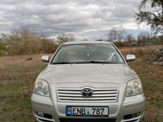 Toyota Avensis foto 2