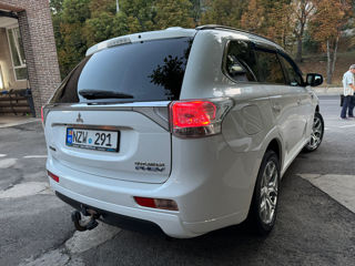 Mitsubishi Outlander foto 2