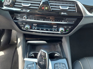 BMW 5 Series foto 10