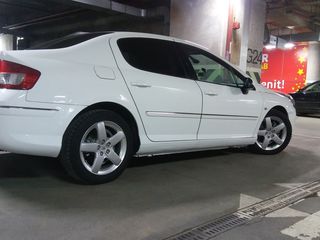 Peugeot 407 foto 1