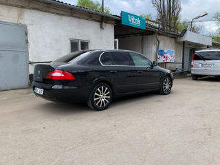 Skoda Superb foto 2