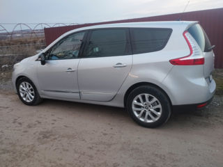 Renault Grand Scenic foto 2