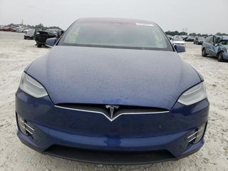 Tesla Model X foto 5