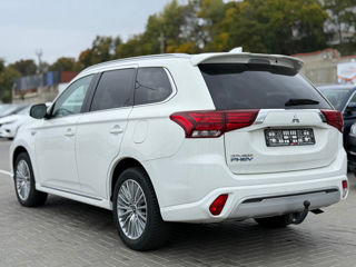 Mitsubishi Outlander foto 4