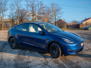 Tesla Model Y foto 4