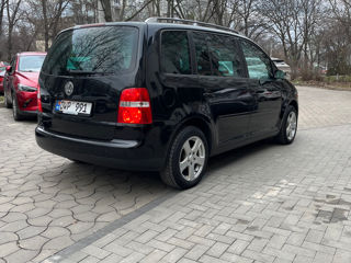 Volkswagen Touran foto 5