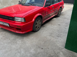 Nissan Bluebird foto 1