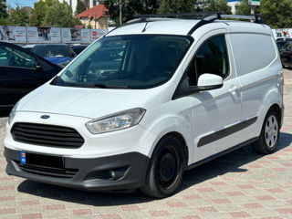 Ford Transit Courier foto 1