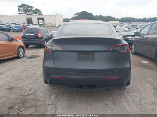 Tesla Model Y foto 6