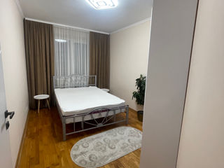 Apartament cu 2 camere, 55 m², Botanica, Chișinău foto 3