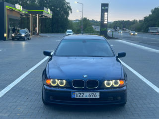 BMW 5 Series фото 6