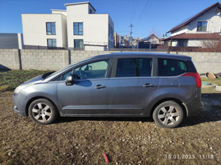 Peugeot 5008 foto 8