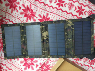 Солнечная панель комбинированная из 4 секций для зарядки мобильных телефонов-складная+подарок!