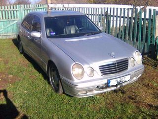 Mercedes E Class foto 1