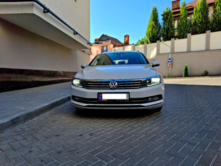 Volkswagen Passat foto 2