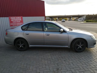 Subaru Legacy foto 3