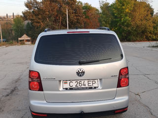 Volkswagen Touran foto 5