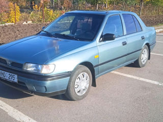 Nissan Sunny foto 9