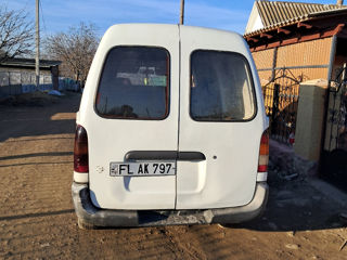 Nissan Serena foto 4