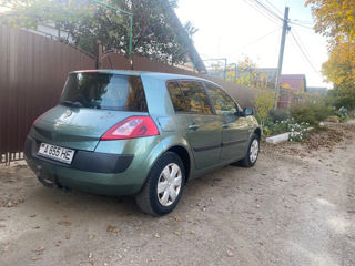 Renault Megane foto 2