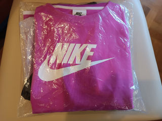 Costum sportiv Nike