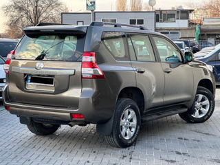 Toyota Land Cruiser Prado foto 3