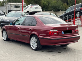 BMW 5 Series foto 3