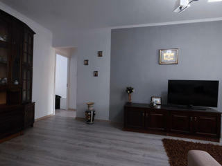 Apartament cu 3 camere, 59 m², 8 cartier, Bălți foto 3