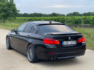 BMW 5 Series foto 4