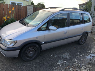 Opel Zafira foto 2