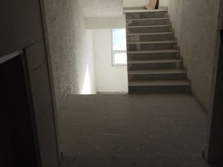 apartament cu 1 camera, suprafata de 38 mp, se poate la shimb foto 4