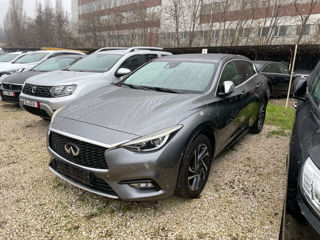 Infiniti Q30