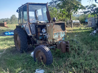 Se vinde tractorul se zavodeste