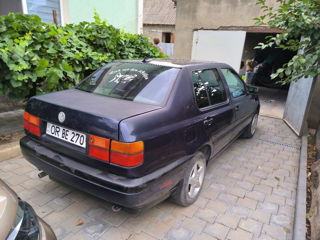 Volkswagen Vento foto 4